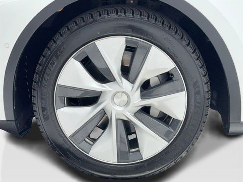 Used 2021 Tesla Model Y Long Range image 58