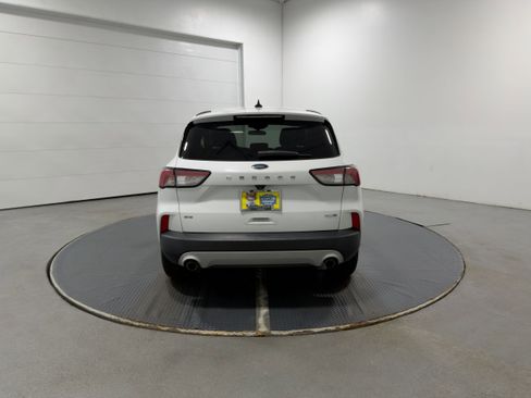 Used 2020 Ford Escape SE image 28