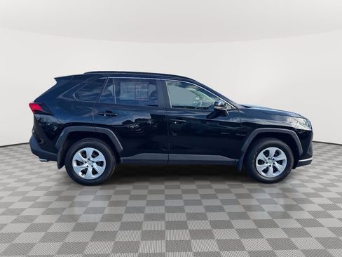 Used 2020 Toyota RAV4 LE image 8