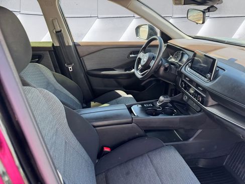 Used 2023 Nissan Rogue SV image 13