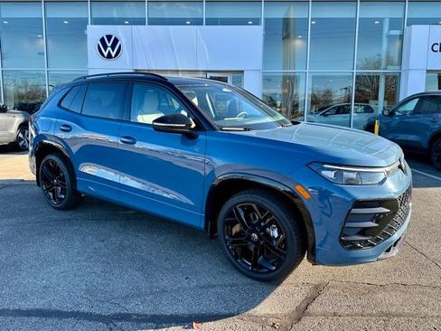 New 2026 Volkswagen Tiguan SE R-Line image 1