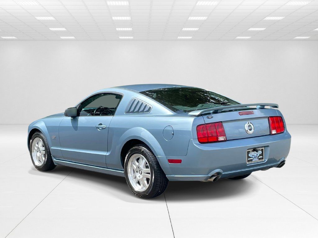 Used 2007 Ford Mustang GT RWD image 4