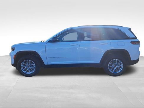 New 2026 Jeep Grand Cherokee Laredo AWD/4WD image 2