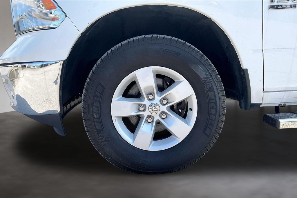 Used 2022 RAM 1500 Classic SLT AWD/4WD image 32