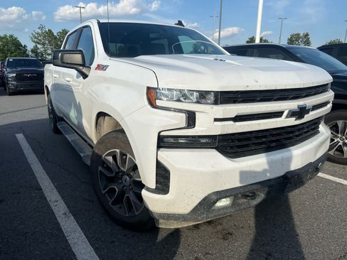 Used 2022 Chevrolet Silverado 1500 RST w/ Z71 Off-Road Package AWD/4WD image 2