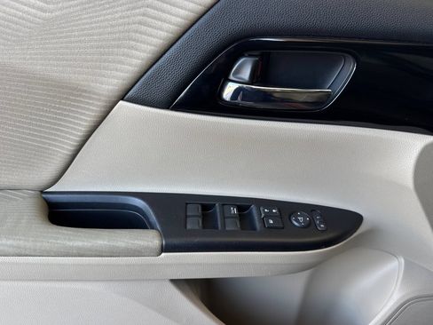 Used 2016 Honda Accord LX image 11