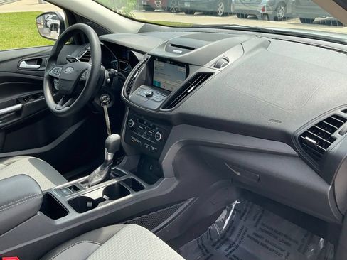 Used 2017 Ford Escape SE w/ Equipment Group 201A AWD/4WD image 16