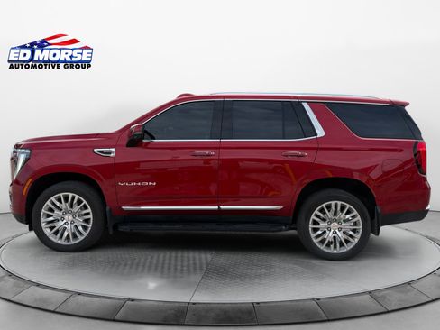 Used 2025 GMC Yukon Elevation AWD/4WD image 2