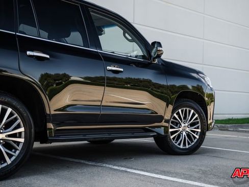 Used 2018 Lexus LX 570 4WD image 31