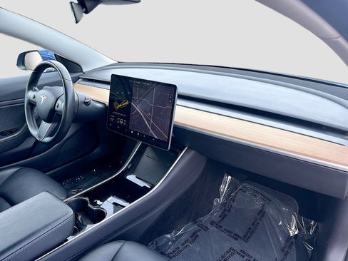 Used 2019 Tesla Model 3 Standard Range Plus RWD image 27