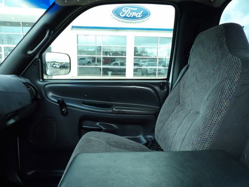 Used 2016 RAM 1500 Lone Star AWD/4WD image 17