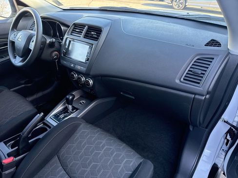 Used 2025 Mitsubishi Outlander Sport ES image 21