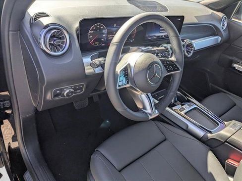 New 2026 Mercedes-Benz GLB 250 image 3