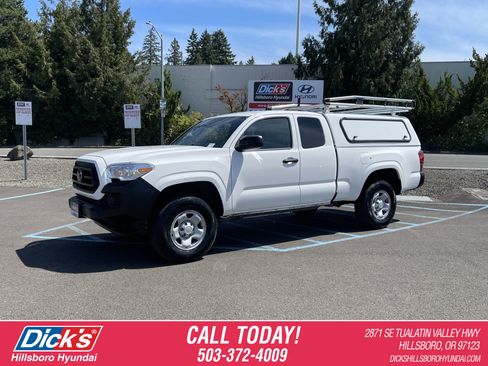 Used 2023 Toyota Tacoma SR RWD image 1