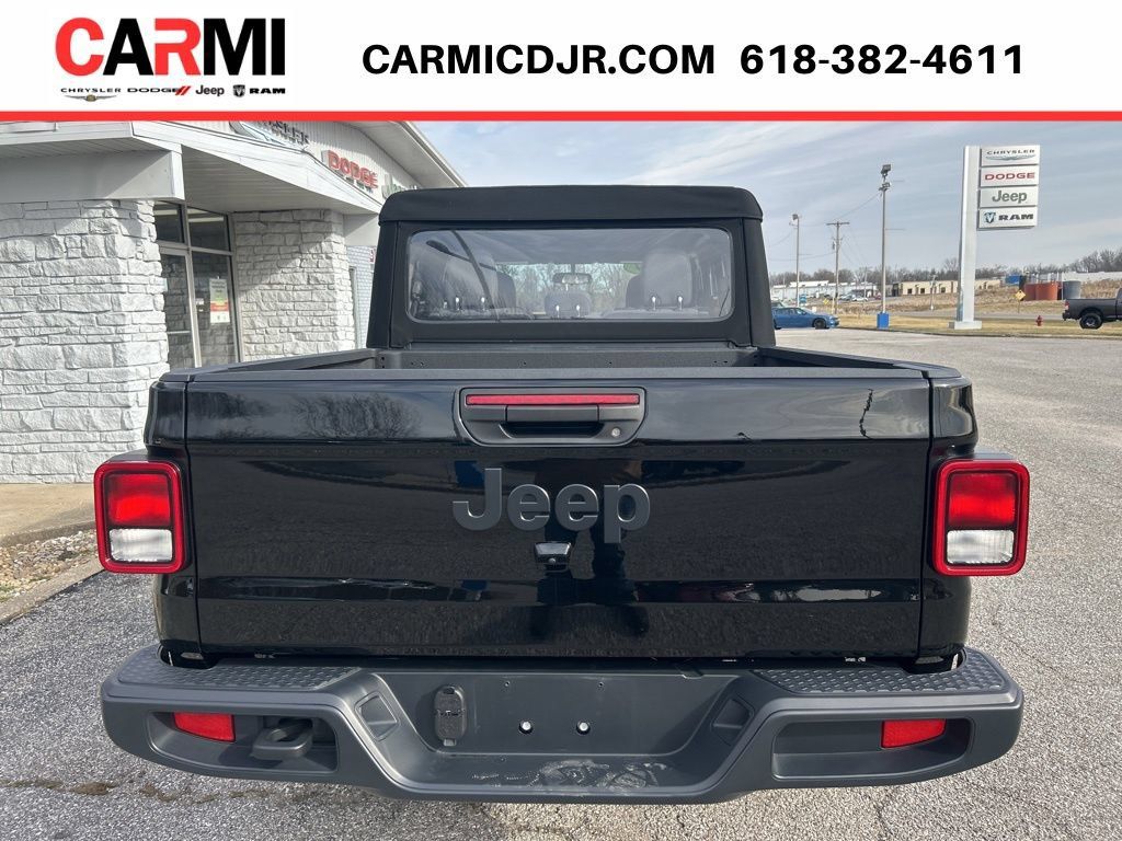 Used 2024 Jeep Gladiator Sport AWD/4WD image 5