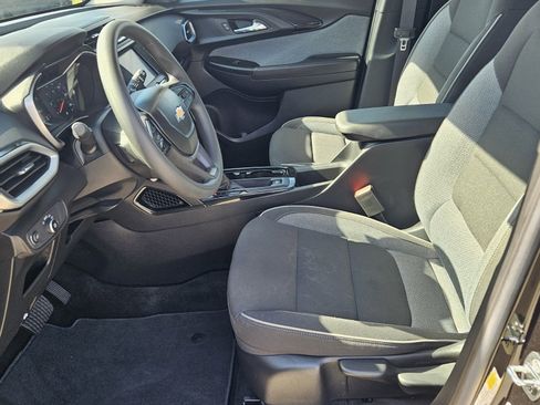 Used 2023 Chevrolet TrailBlazer LS image 4