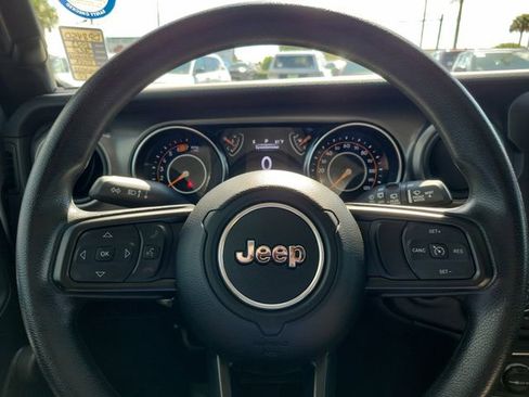 Used 2023 Jeep Wrangler Sport AWD/4WD image 17