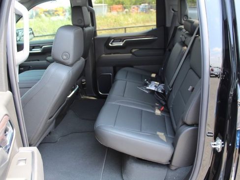 New 2026 GMC Sierra 1500 SLT image 13