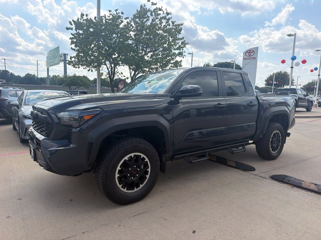 Used 2024 Toyota Tacoma TRD Off-Road w/ TRD Off Road Upgrade Package AWD/4WD image 1