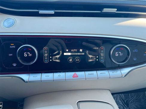 Used 2025 Genesis GV70 3.5T Sport w/ Sport Advanced Package image 16