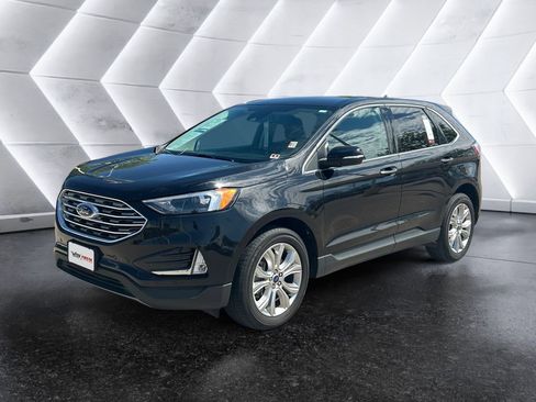 Used 2022 Ford Edge Titanium image 3