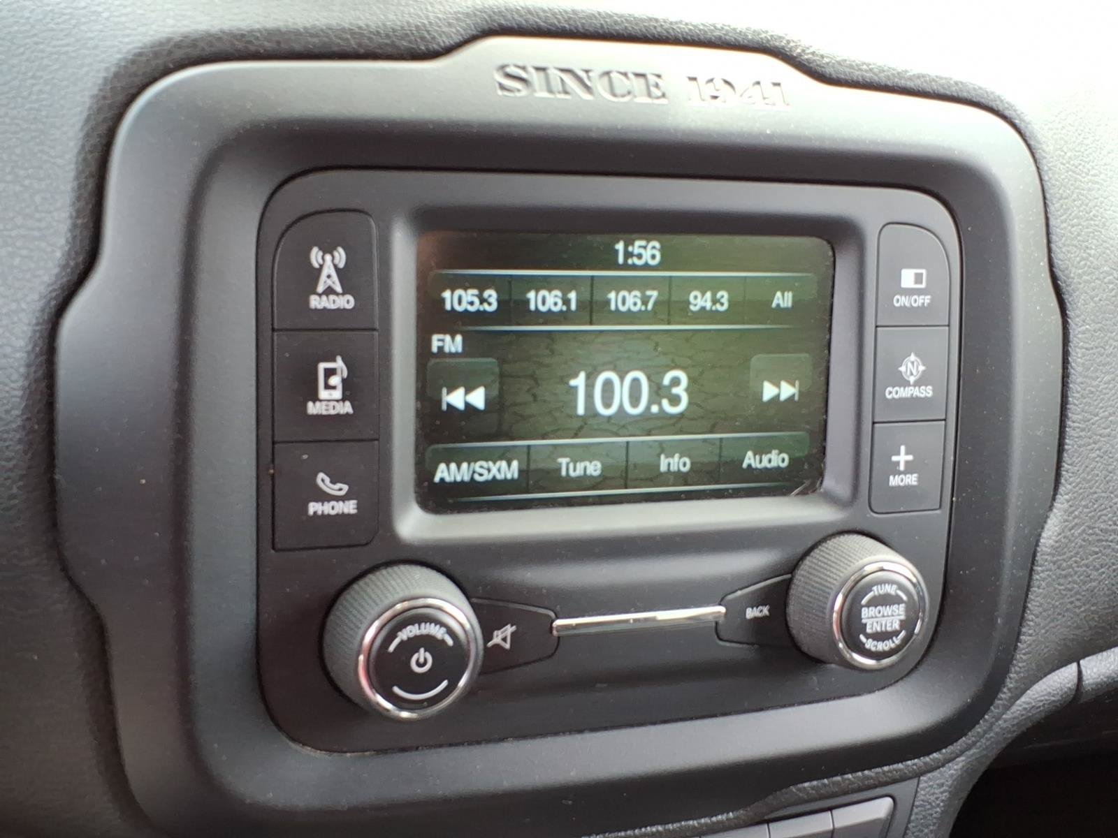 Used 2015 Jeep Renegade Latitude AWD/4WD image 12