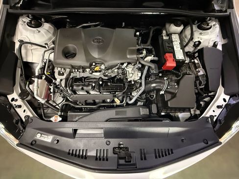 Used 2022 Toyota Camry LE image 20
