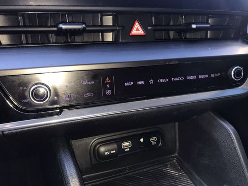 Used 2023 Kia Sportage EX image 19