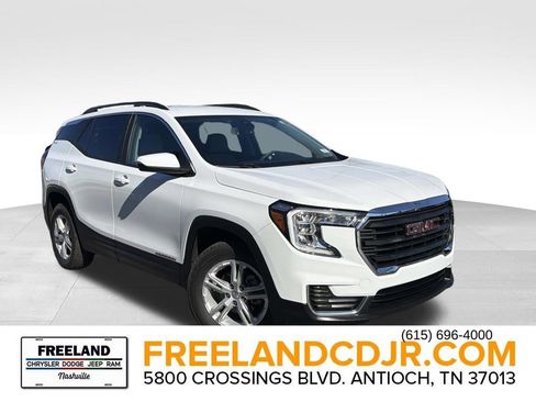 Used 2023 GMC Terrain SLE w/ Driver Convenience Package image 1