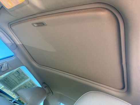 Used 2013 Toyota Camry XLE w/ Convenience Pkg image 21