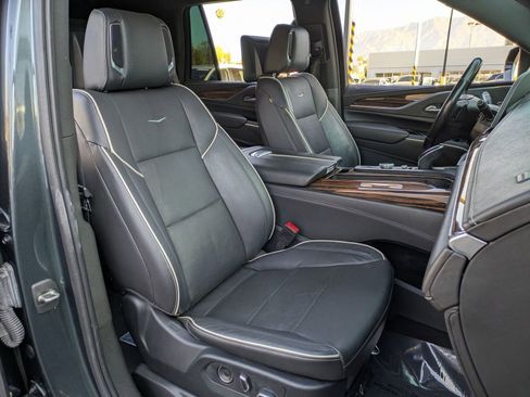 Used 2021 Cadillac Escalade Premium Luxury w/ Driver Assist Tech Package AWD/4WD image 27