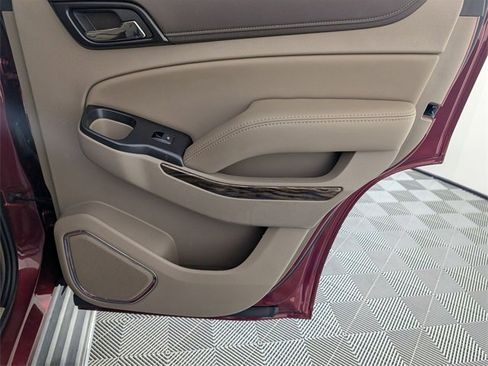 Used 2018 GMC Yukon SLT w/ Premium Edition image 34