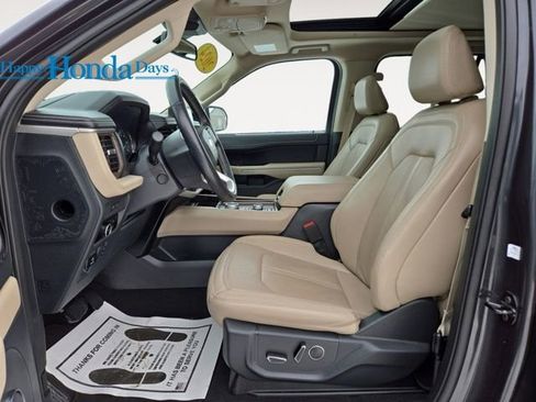 Used 2024 Ford Expedition Max Limited image 3