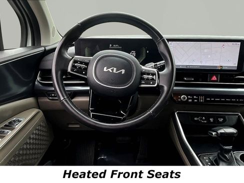 Used 2025 Kia Carnival FWD image 8