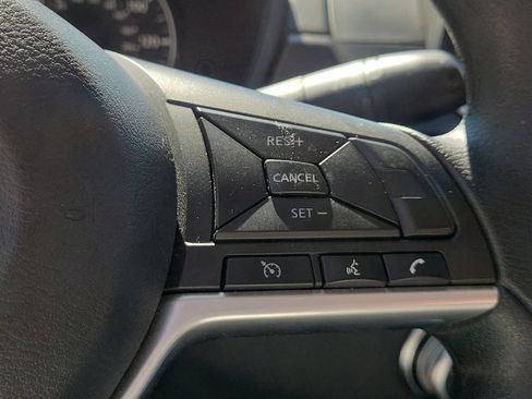 Used 2025 Nissan Altima 2.5 SV FWD image 23