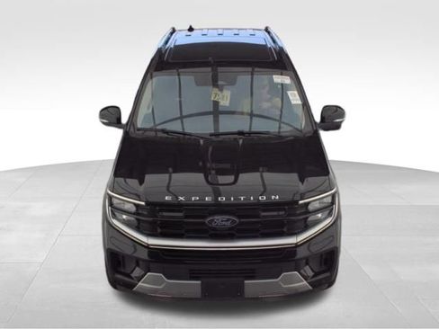 Used 2025 Ford Expedition Platinum AWD/4WD image 4
