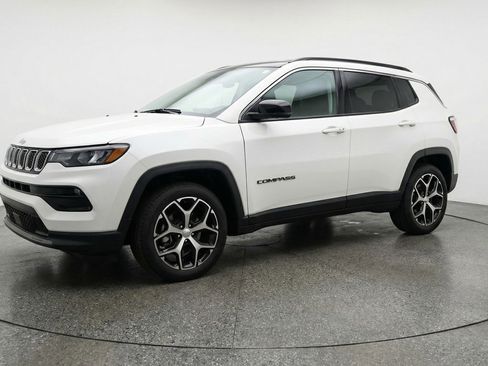 Used 2025 Jeep Compass Limited AWD/4WD image 3