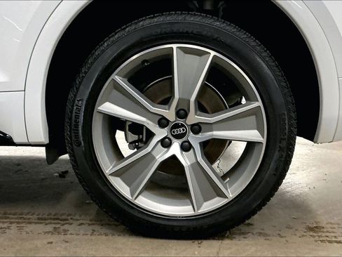 Used 2025 Audi Q5 2.0T Premium w/ Convenience Plus Package image 12
