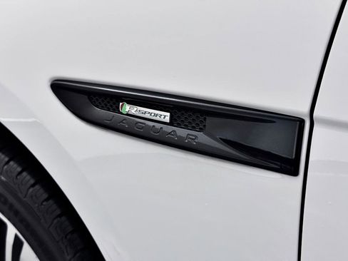 Used 2019 Jaguar F-PACE R-Sport image 17