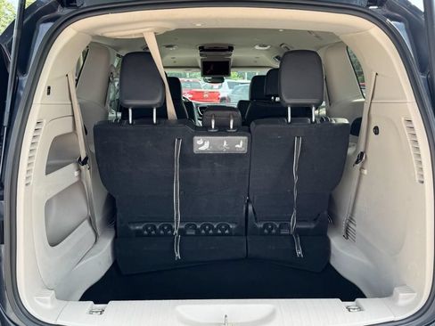 Used 2020 Chrysler Pacifica Touring-L FWD image 6