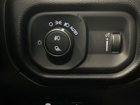 Used 2022 RAM 1500 Big Horn AWD/4WD image 32