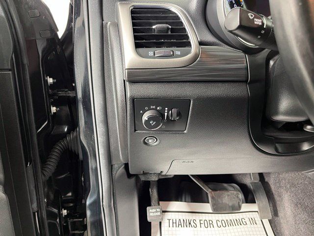 Used 2019 Jeep Grand Cherokee Laredo AWD/4WD image 18