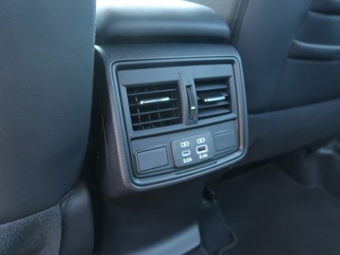 Used 2026 Subaru Forester Premium AWD/4WD image 32
