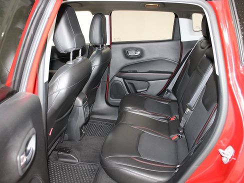 Used 2018 Jeep Compass Trailhawk w/ Leather Interior Group AWD/4WD image 25