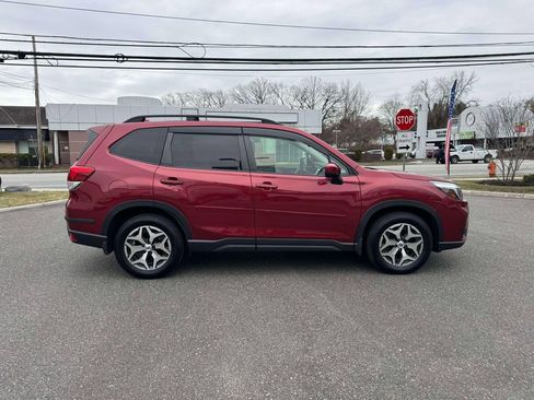 Used 2020 Subaru Forester Premium image 8