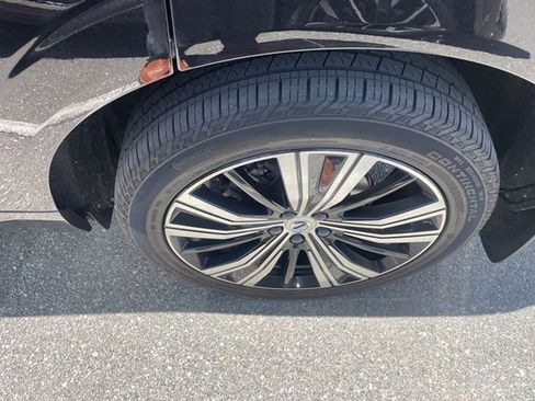 Certified 2023 Volvo XC60 B5 Plus w/ Climate Package AWD/4WD image 6