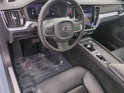 Used 2024 Volvo S60 B5 Core image 9