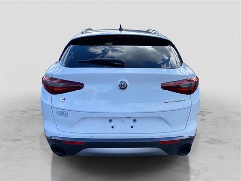 Used 2022 Alfa Romeo Stelvio Ti image 4