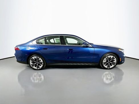 Used 2026 BMW i5 eDrive40 image 4