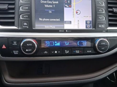 Used 2014 Toyota Highlander Limited Platinum image 29